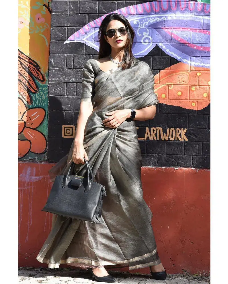 DF 112 Madhulikha Plain Designer Sarees For Bussiness